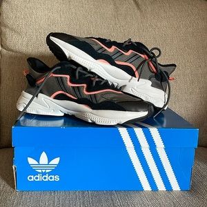 ADIDAS OZWEEGO